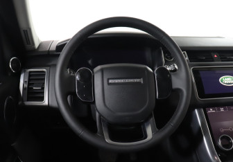 Подержанный автомобиль Land Rover Range Rover Sport 2018 года (18 фото)