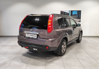 Подержанный автомобиль Nissan X-Trail 2008 года (5 фото)