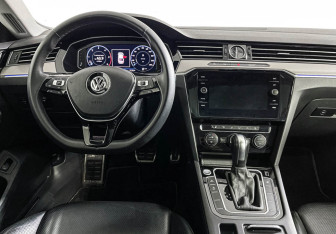 Подержанный автомобиль Volkswagen Arteon 2020 года (12 фото)