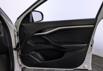 Подержанный автомобиль LADA (ВАЗ) Vesta Sedan 2021 года (25 фото)