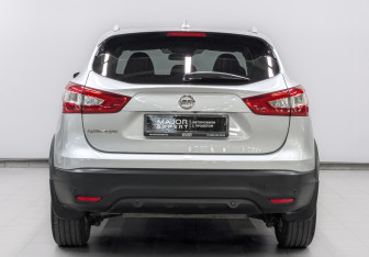 Подержанный автомобиль Nissan Qashqai 2018 года (6 фото)