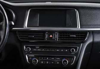 Подержанный автомобиль Kia Optima Sedan 2017 года (13 фото)