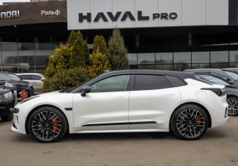 Подержанный автомобиль Zeekr 001 2024 года (6 фото)