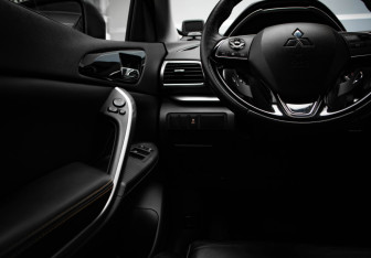 Подержанный автомобиль Mitsubishi Eclipse Cross 2018 года (15 фото)