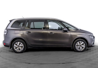 Подержанный автомобиль Citroen C4 Picasso 2017 года (4 фото)