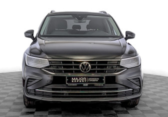Подержанный автомобиль Volkswagen Tiguan 2021 года (2 фото)
