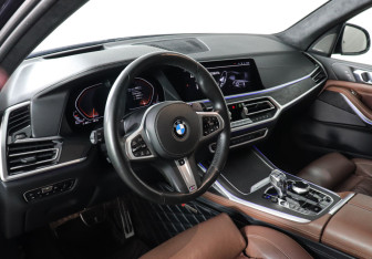 Подержанный автомобиль BMW X7 2019 года (12 фото)