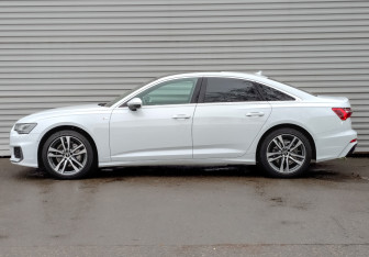 Подержанный автомобиль Audi A6 Sedan 2022 года (8 фото)