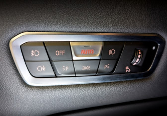 Подержанный автомобиль BMW X6 2020 года (27 фото)