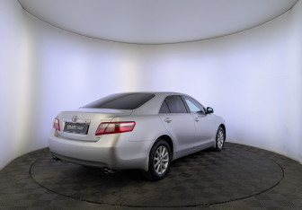 Подержанный автомобиль Toyota Camry Sedan 2011 года (5 фото)