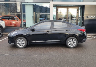 Подержанный автомобиль Hyundai Solaris Sedan 2021 года (8 фото)