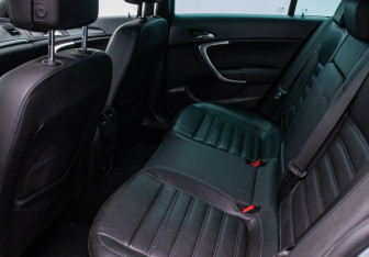 Подержанный автомобиль Opel Insignia Sedan 2014 года (11 фото)