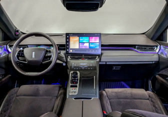 Подержанный автомобиль Wey 05 2023 года (14 фото)