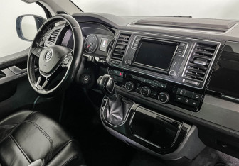 Подержанный автомобиль Volkswagen Multivan 2017 года (9 фото)