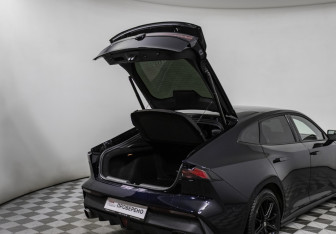 Подержанный автомобиль Changan UNI-V 2023 года (21 фото)