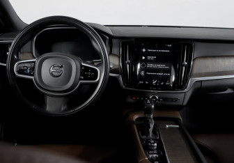 Подержанный автомобиль Volvo V90 Cross Country 2021 года (12 фото)