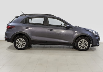 Подержанный автомобиль Kia Rio Hatchback 2021 года (4 фото)