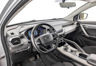 Подержанный автомобиль Geely Coolray 2022 года (16 фото)