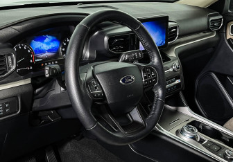 Подержанный автомобиль Ford Explorer 2020 года (7 фото)