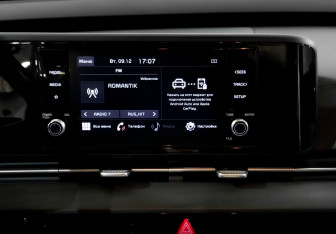 Подержанный автомобиль Kia Carnival 2021 года (15 фото)