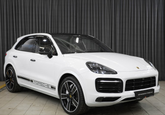 Подержанный автомобиль Porsche Cayenne 2019 года (3 фото)