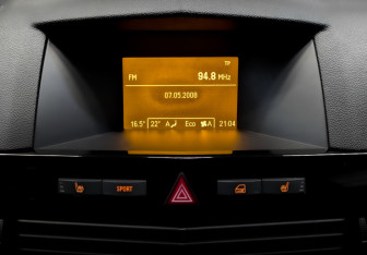 Подержанный автомобиль Opel Astra Hatchback 2007 года (15 фото)