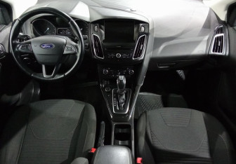 Подержанный автомобиль Ford Focus Hatchback 2016 года (9 фото)