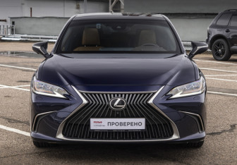 Подержанный автомобиль Lexus ES 2019 года (2 фото)