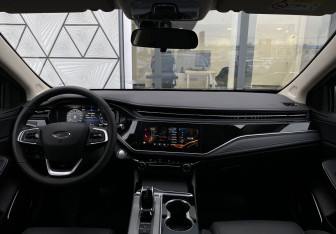 Подержанный автомобиль Omoda S5 2023 года (11 фото)