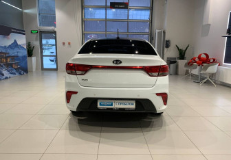 Подержанный автомобиль Kia Rio Sedan 2019 года (5 фото)
