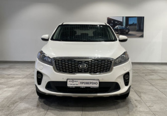 Подержанный автомобиль Kia Sorento 2019 года (2 фото)