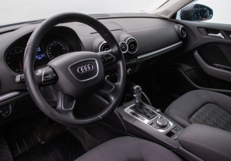 Подержанный автомобиль Audi A3 Hatchback 2016 года (9 фото)