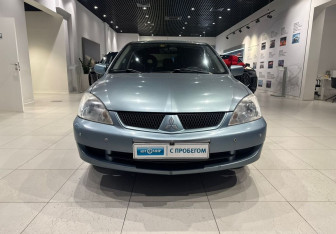 Подержанный автомобиль Mitsubishi Lancer Wagon 2006 года (2 фото)