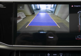 Подержанный автомобиль Audi Q7 2021 года (24 фото)