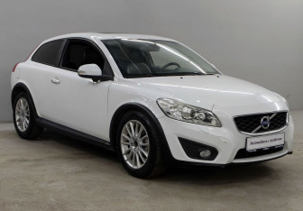 Подержанный автомобиль Volvo C30 2012 года (3 фото)