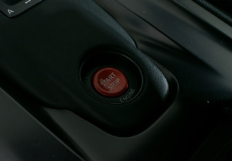 Подержанный автомобиль Nissan GT-R 2011 года (15 фото)