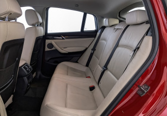 Подержанный автомобиль BMW X4 2018 года (18 фото)