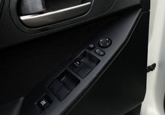 Подержанный автомобиль Mazda 3 Sedan 2012 года (17 фото)