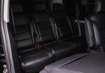 Подержанный автомобиль Peugeot Traveller 2018 года (10 фото)