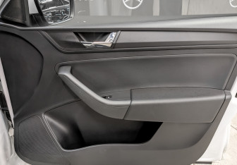 Подержанный автомобиль Skoda Rapid Liftback 2021 года (23 фото)