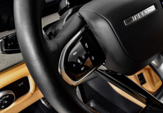 Подержанный автомобиль Jaecoo J8 2024 года (25 фото)