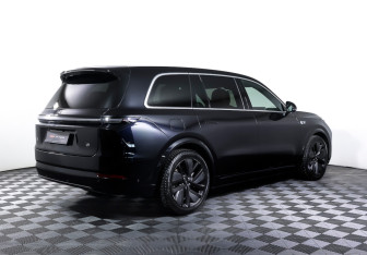 Подержанный автомобиль LiXiang L9 2023 года (5 фото)