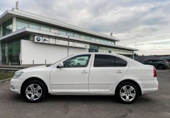 Подержанный автомобиль Skoda Octavia Liftback 2012 года (8 фото)
