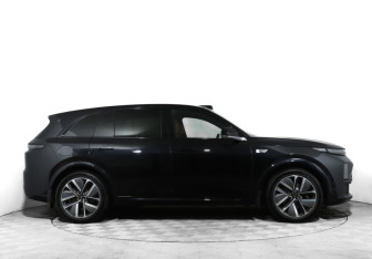 Подержанный автомобиль LiXiang L7 2024 года (4 фото)