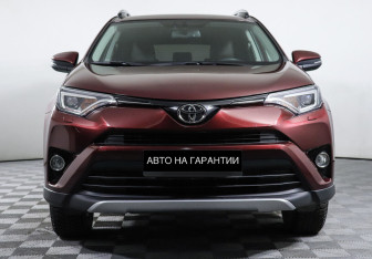 Подержанный автомобиль Toyota RAV4 2018 года (2 фото)