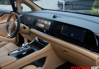 Подержанный автомобиль Voyah Dream 2023 года (7 фото)