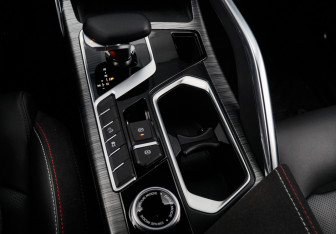 Подержанный автомобиль Geely Tugella 2023 года (20 фото)