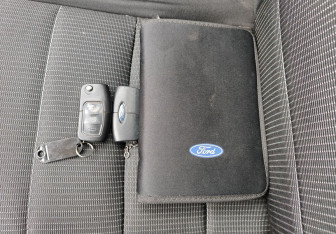 Подержанный автомобиль Ford Focus Wagon 2010 года (12 фото)