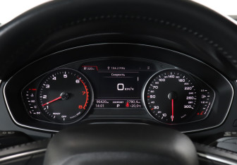 Подержанный автомобиль Audi Q5 2018 года (11 фото)