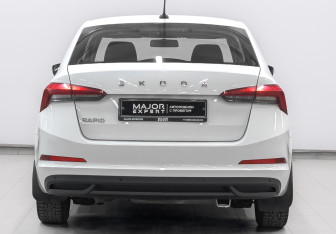 Подержанный автомобиль Skoda Rapid Liftback 2021 года (6 фото)